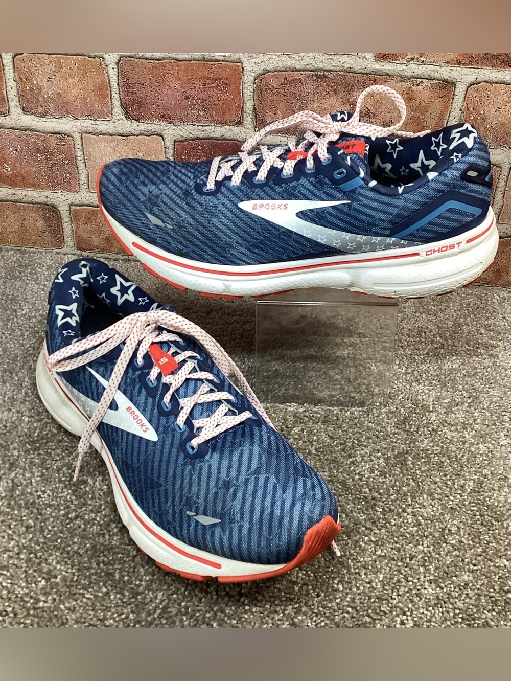 Brooks Ghost 15 Men’s trading running shoes sneakers size 8.5